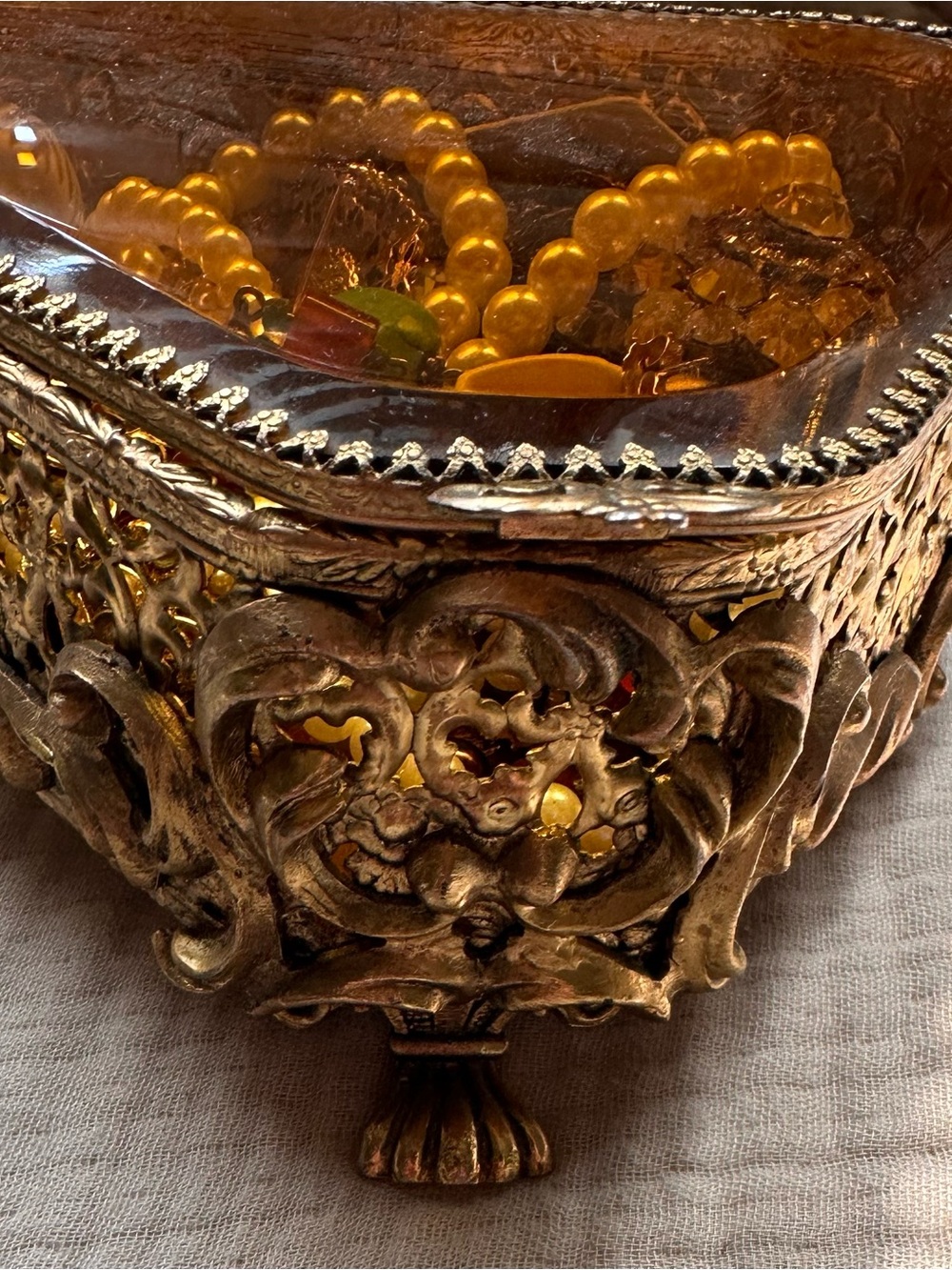 Vintage Treasure Jewelry and Box - Picture 6 of 11